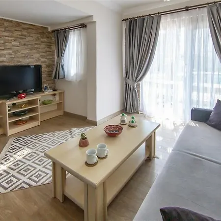 Apartment Gokay - 3 Bedroom In Ovacik